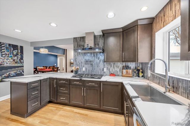 4620 Midland Avenue, Waterford, MI 48329