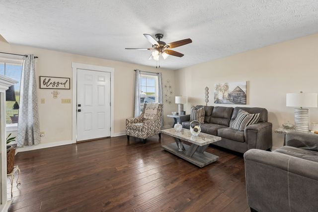 828 Kirbytown Rd, Lafayette, TN 37083