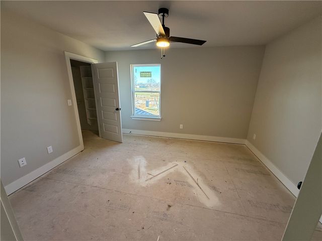 2100 Taylor Orchard Road, Gentry, AR 72734