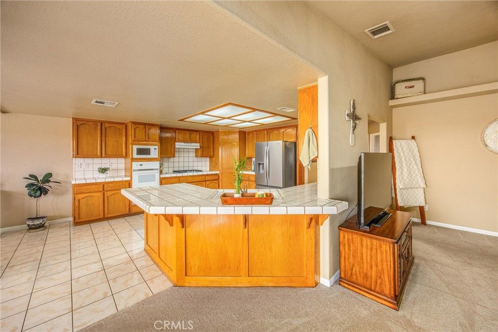 Image 10 of property listing at 14348 Northpark, Hesperia, CA 92345