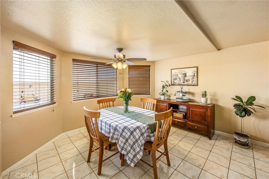Image 11 of property listing at 14348 Northpark, Hesperia, CA 92345