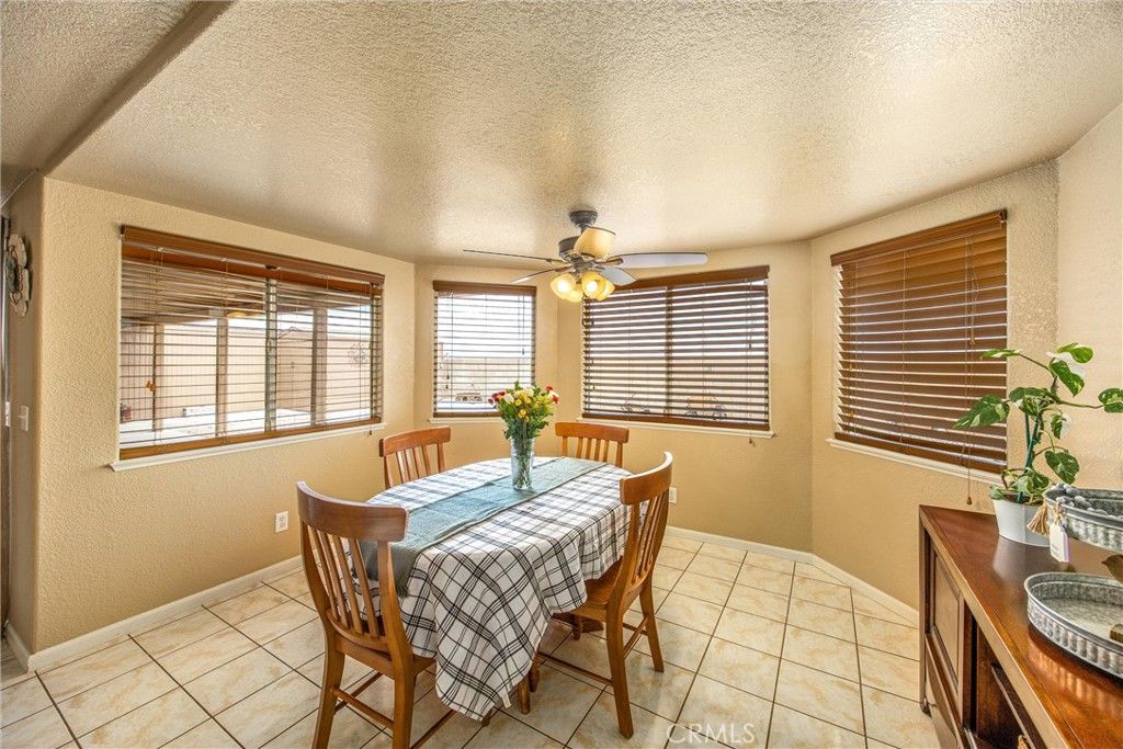 Image 12 of property listing at 14348 Northpark, Hesperia, CA 92345