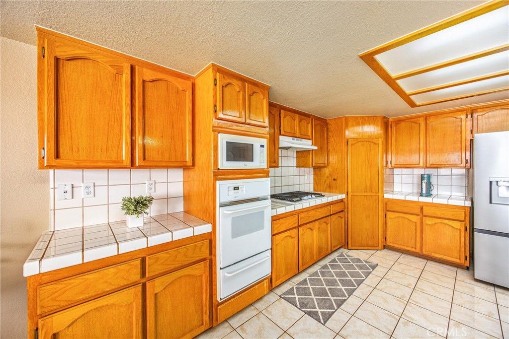 Image 14 of property listing at 14348 Northpark, Hesperia, CA 92345