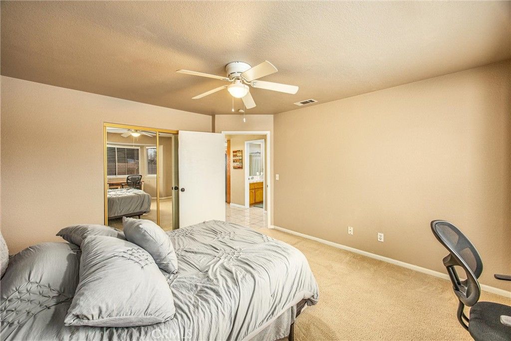 Image 19 of property listing at 14348 Northpark, Hesperia, CA 92345