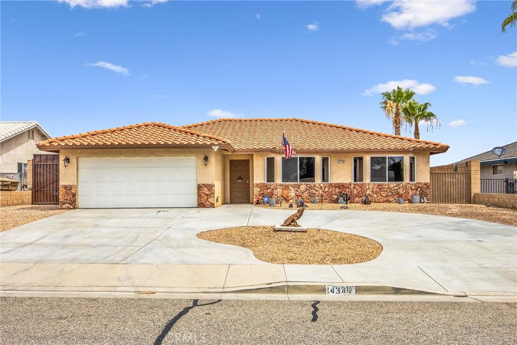 Image 2 of property listing at 14348 Northpark, Hesperia, CA 92345