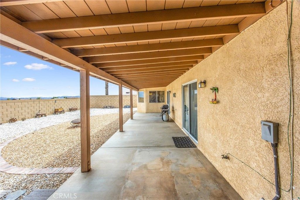 Image 31 of property listing at 14348 Northpark, Hesperia, CA 92345