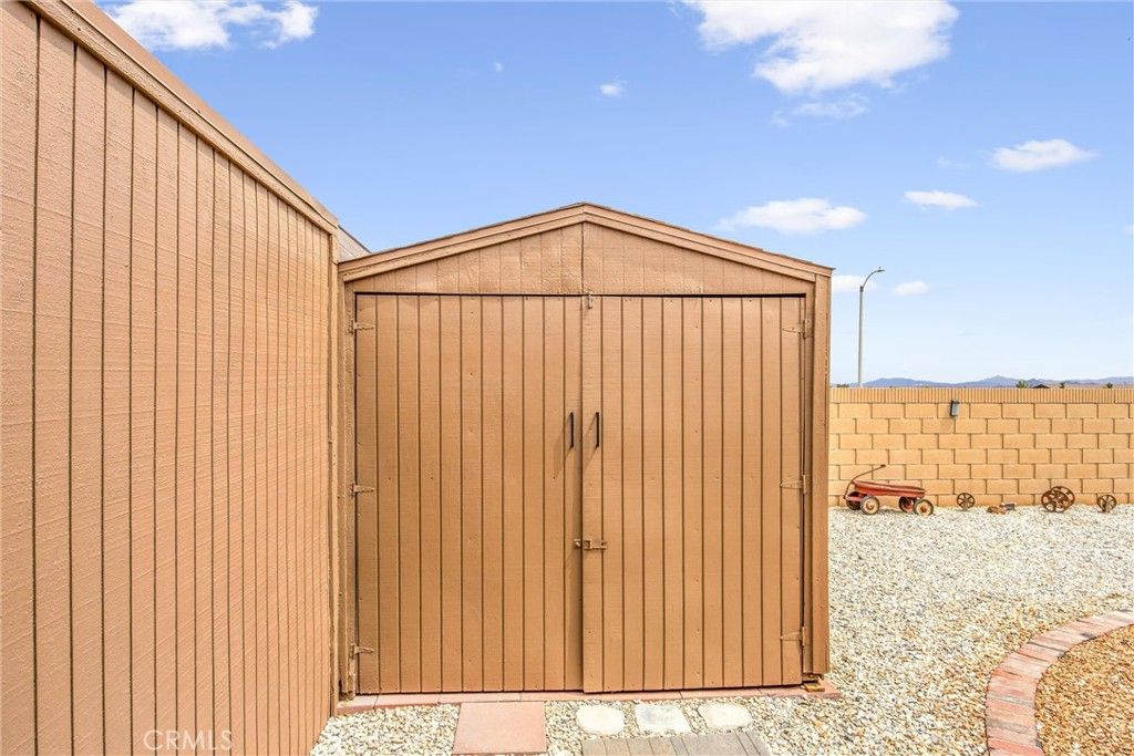 Image 32 of property listing at 14348 Northpark, Hesperia, CA 92345