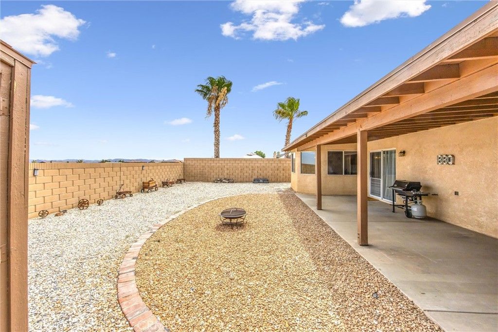 Image 33 of property listing at 14348 Northpark, Hesperia, CA 92345