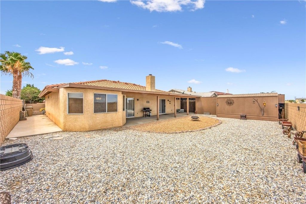 Image 35 of property listing at 14348 Northpark, Hesperia, CA 92345