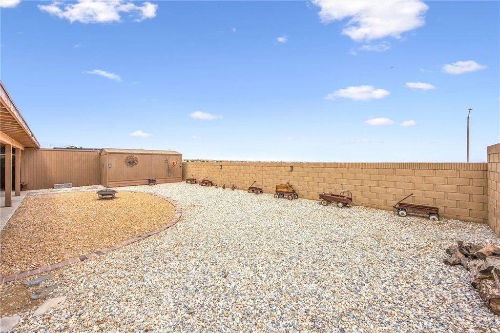 Image 36 of property listing at 14348 Northpark, Hesperia, CA 92345