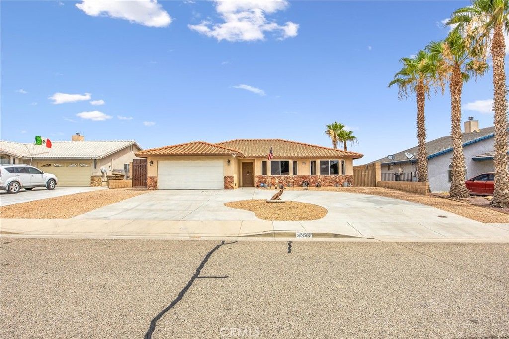 Image 4 of property listing at 14348 Northpark, Hesperia, CA 92345