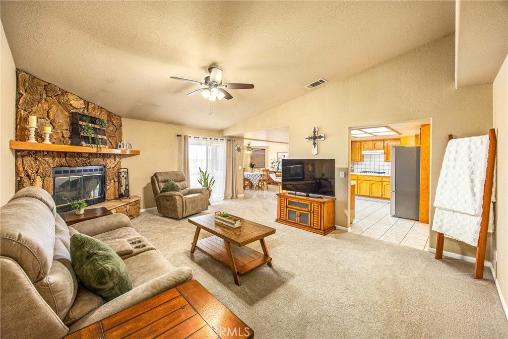 Image 6 of property listing at 14348 Northpark, Hesperia, CA 92345