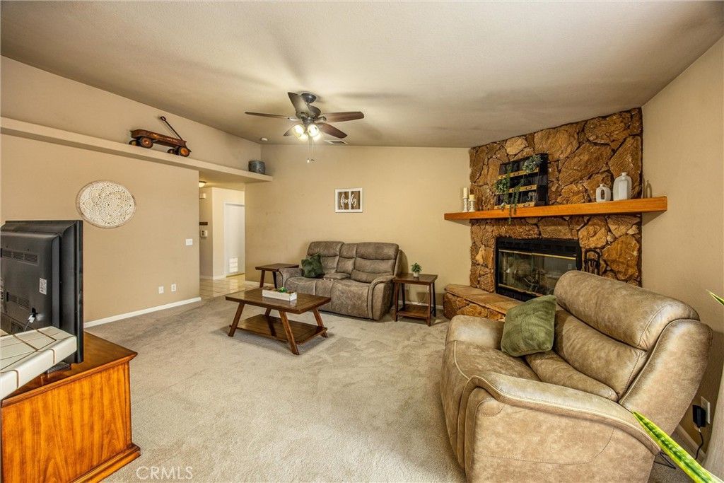 Image 9 of property listing at 14348 Northpark, Hesperia, CA 92345