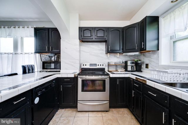 711 GREENWAY TC TER, Reading, PA 19607