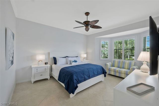 5095 Yacht Harbor DR 203, Naples, FL 34112