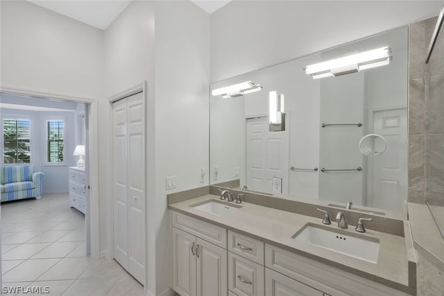 5095 Yacht Harbor DR 203, Naples, FL 34112