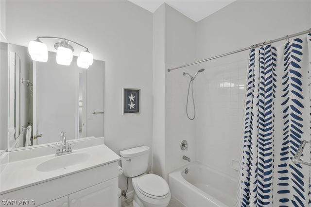 5095 Yacht Harbor DR 203, Naples, FL 34112