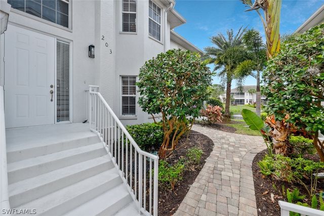 5095 Yacht Harbor DR 203, Naples, FL 34112