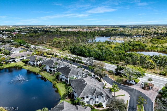 5095 Yacht Harbor DR 203, Naples, FL 34112