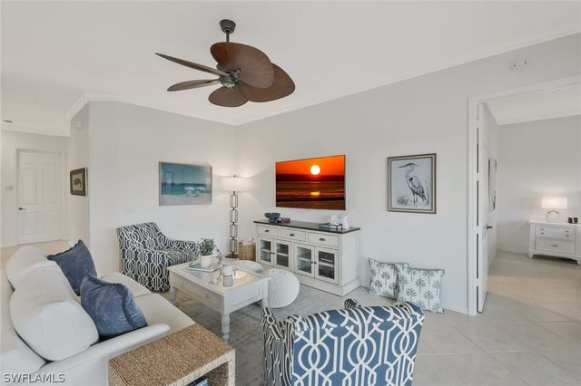 5095 Yacht Harbor DR 203, Naples, FL 34112