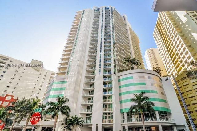 218 SE 14th Street 2004, Miami, FL 33131