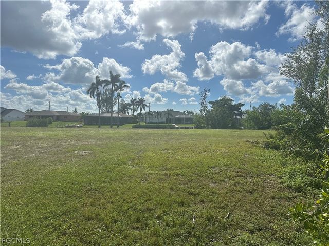 220 SE 29th ST, Cape Coral, FL 33904