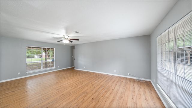 519 Malibu Drive, Malakoff, TX 75148