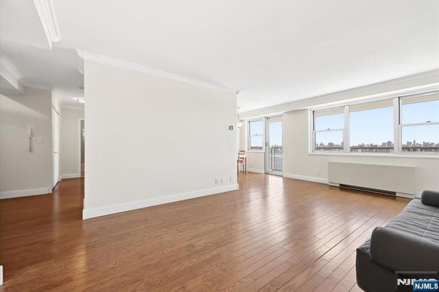 6600 Boulevard East 16B, West New York, NJ 07093