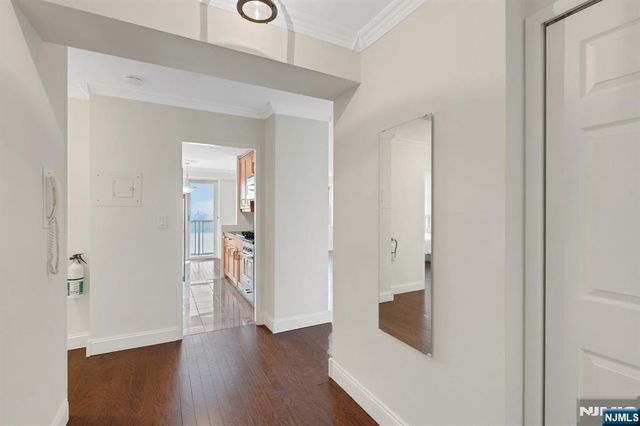 6600 Boulevard East 16B, West New York, NJ 07093