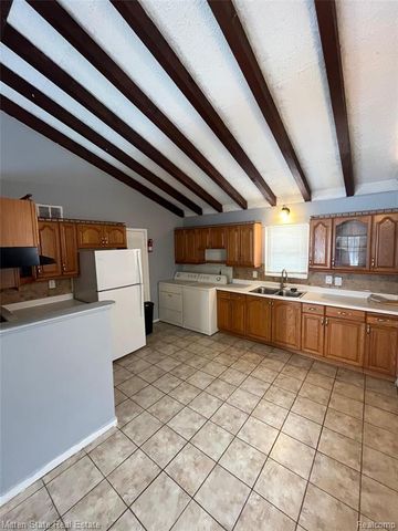 25110 Annapolis Street, Dearborn Heights, MI 48125