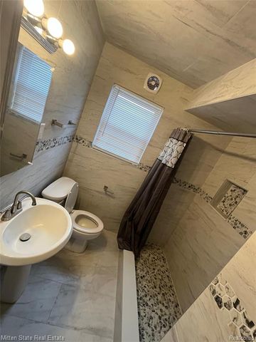 25110 Annapolis Street, Dearborn Heights, MI 48125