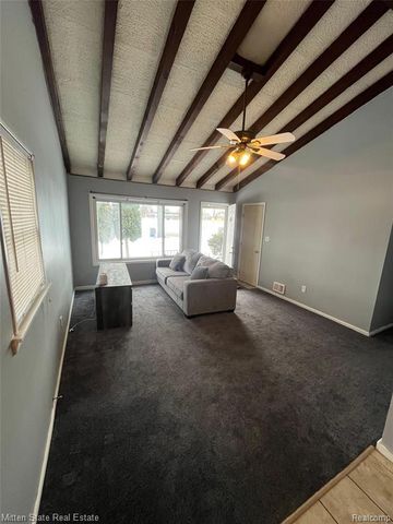 25110 Annapolis Street, Dearborn Heights, MI 48125