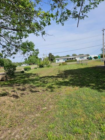 7647 SLEDGE DR, Millington, TN 38053