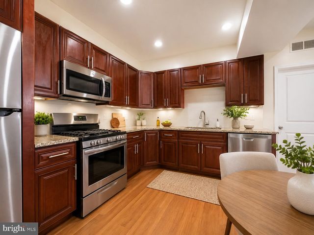 2141 N 18TH ST, Philadelphia, PA 19121