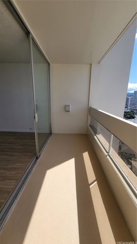 555 University Avenue 1903, Honolulu, HI 96826