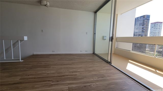 555 University Avenue 1903, Honolulu, HI 96826