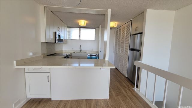 555 University Avenue 1903, Honolulu, HI 96826