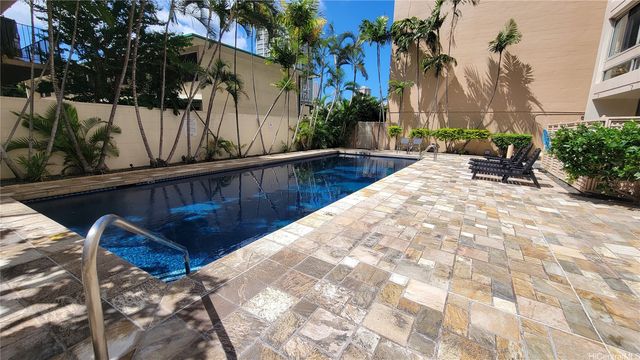 555 University Avenue 1903, Honolulu, HI 96826