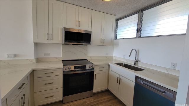 555 University Avenue 1903, Honolulu, HI 96826