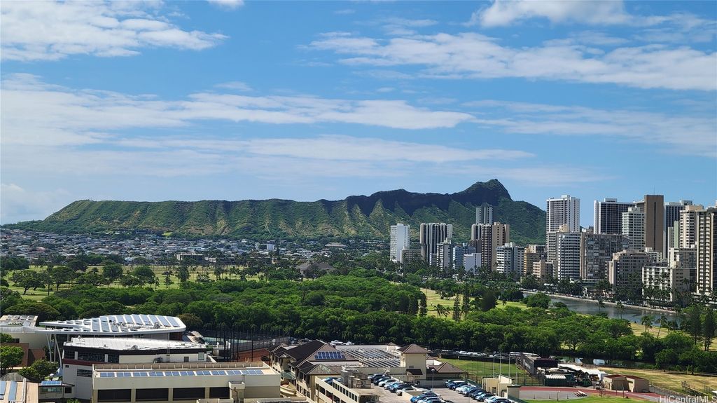 555 University Avenue 1903, Honolulu, HI 96826