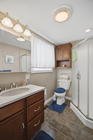 156 Farnsworth St, Chicopee, MA 01013