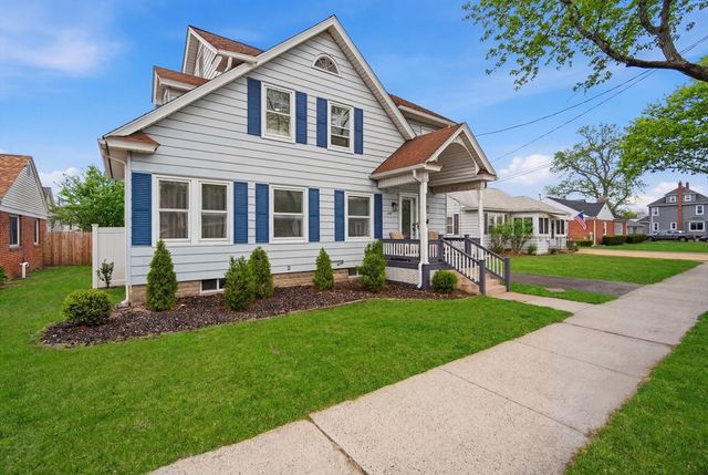 156 Farnsworth St, Chicopee, MA 01013