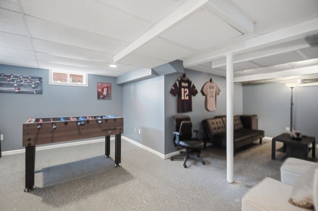 156 Farnsworth St, Chicopee, MA 01013