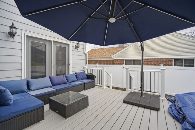 156 Farnsworth St, Chicopee, MA 01013