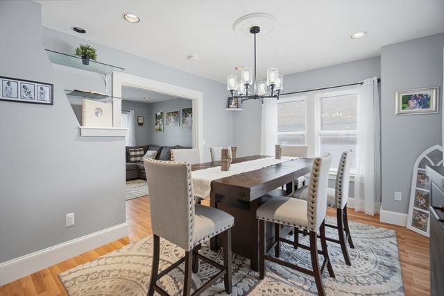 156 Farnsworth St, Chicopee, MA 01013