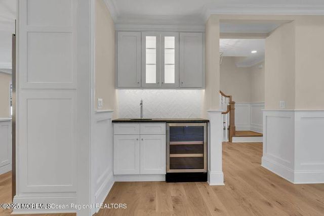 8 Pocahontas Avenue, Oceanport, NJ 07757