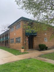 651 South Boulevard 5, Oak Park, IL 60302