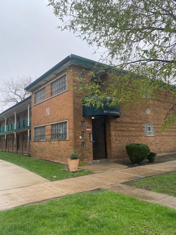 651 South Boulevard 5, Oak Park, IL 60302