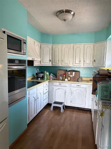 1303 Knob Lick Road, Farmington, MO 63640