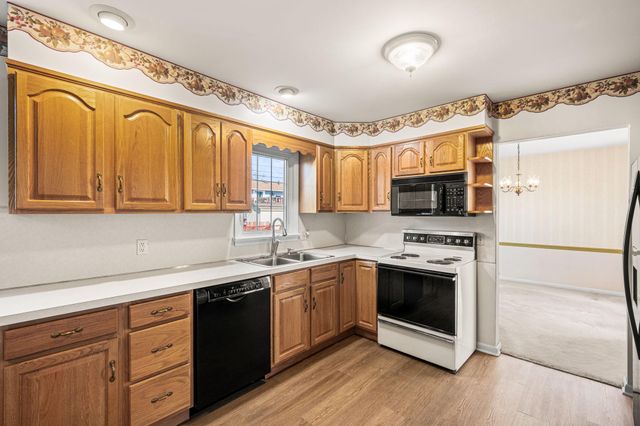 416 LAURELWOOD DR, Douglassville, PA 19518